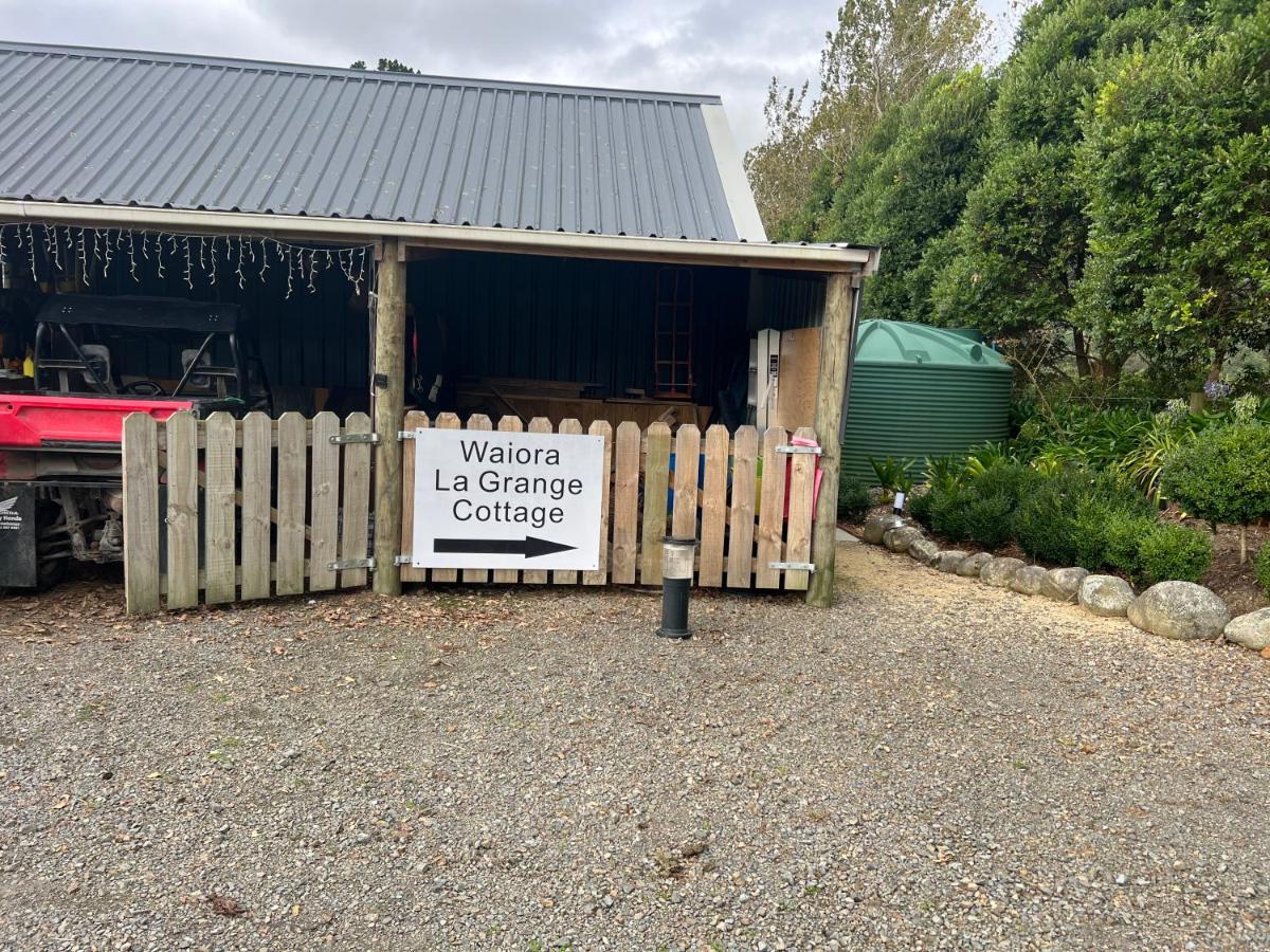 Waiora La Grange Cottage Otaki Экстерьер фото