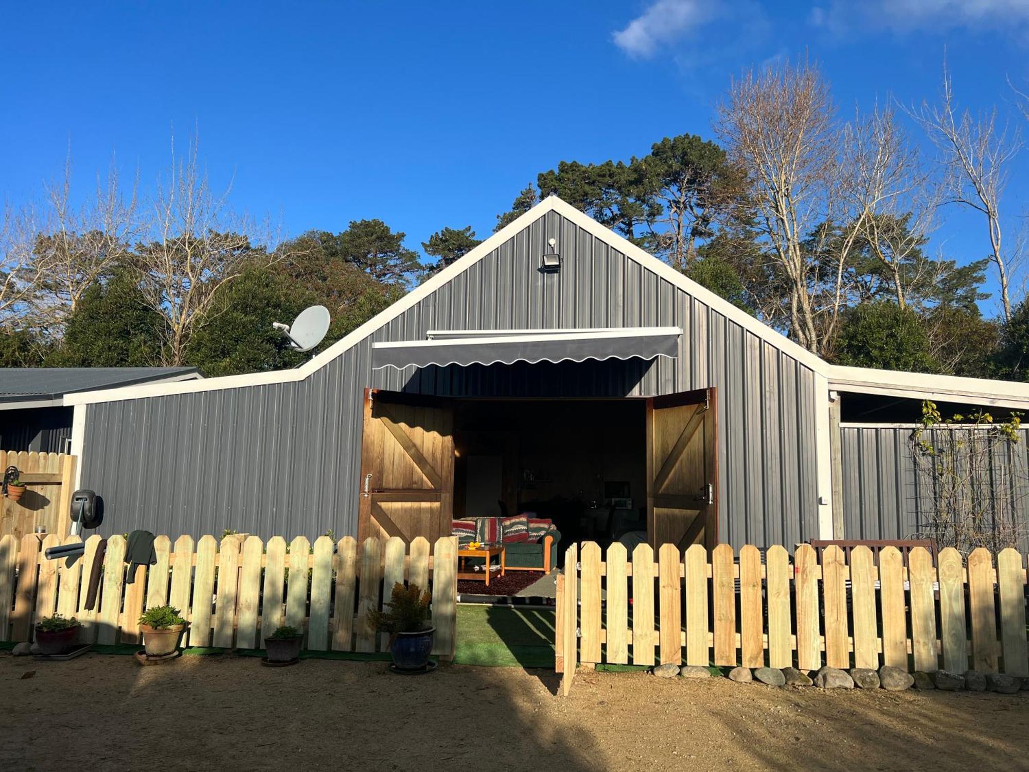 Waiora La Grange Cottage Otaki Экстерьер фото