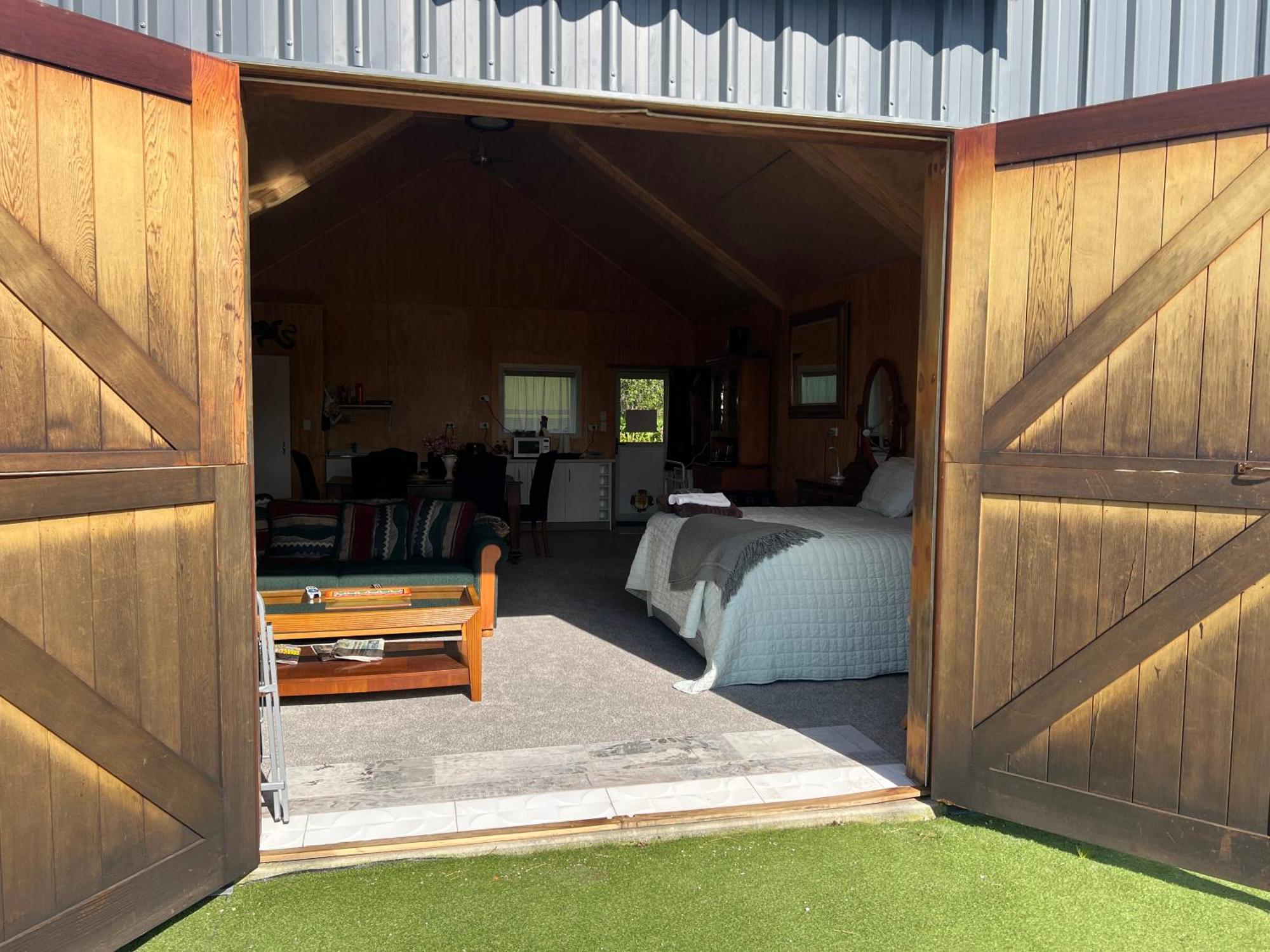 Waiora La Grange Cottage Otaki Экстерьер фото
